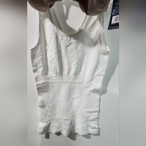 NWT Nautica Seamless shaping Camis Tanks 2 pairs size:XL - Picture 6 of 6